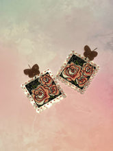 Load image into Gallery viewer, Roses Earrings