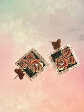 Load image into Gallery viewer, Roses Earrings