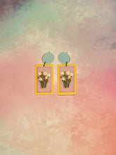 Load image into Gallery viewer, Flower Picture Frame Earrings