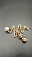 Load image into Gallery viewer, Two Set Gold Pearl/Seashell Hair Clips