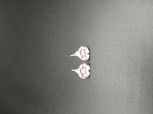 Load image into Gallery viewer, Lavender Flower Studs