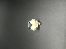 Load image into Gallery viewer, White Flower Ring