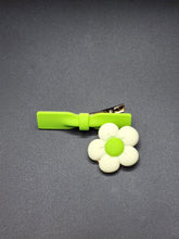 Load image into Gallery viewer, Green &amp; White Flower Hair Clips