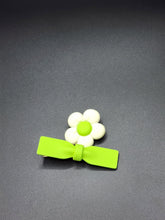 Load image into Gallery viewer, Green &amp; White Flower Hair Clips