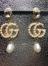 Load image into Gallery viewer, Crystal &amp; Pearl Earrings