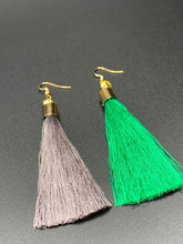Load image into Gallery viewer, Grey &amp; Green Siamese Tassels