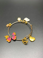 Load image into Gallery viewer, Love Mom Charm Bracelet