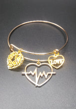 Load image into Gallery viewer, Gold Heart Charm Bracelet